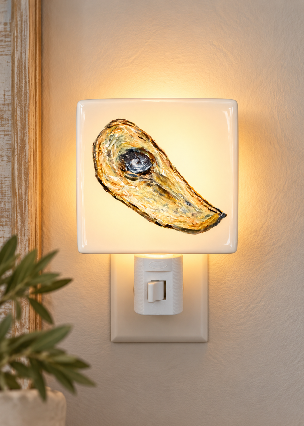 Hand-Painted Golden Oyster Porcelain Night Light