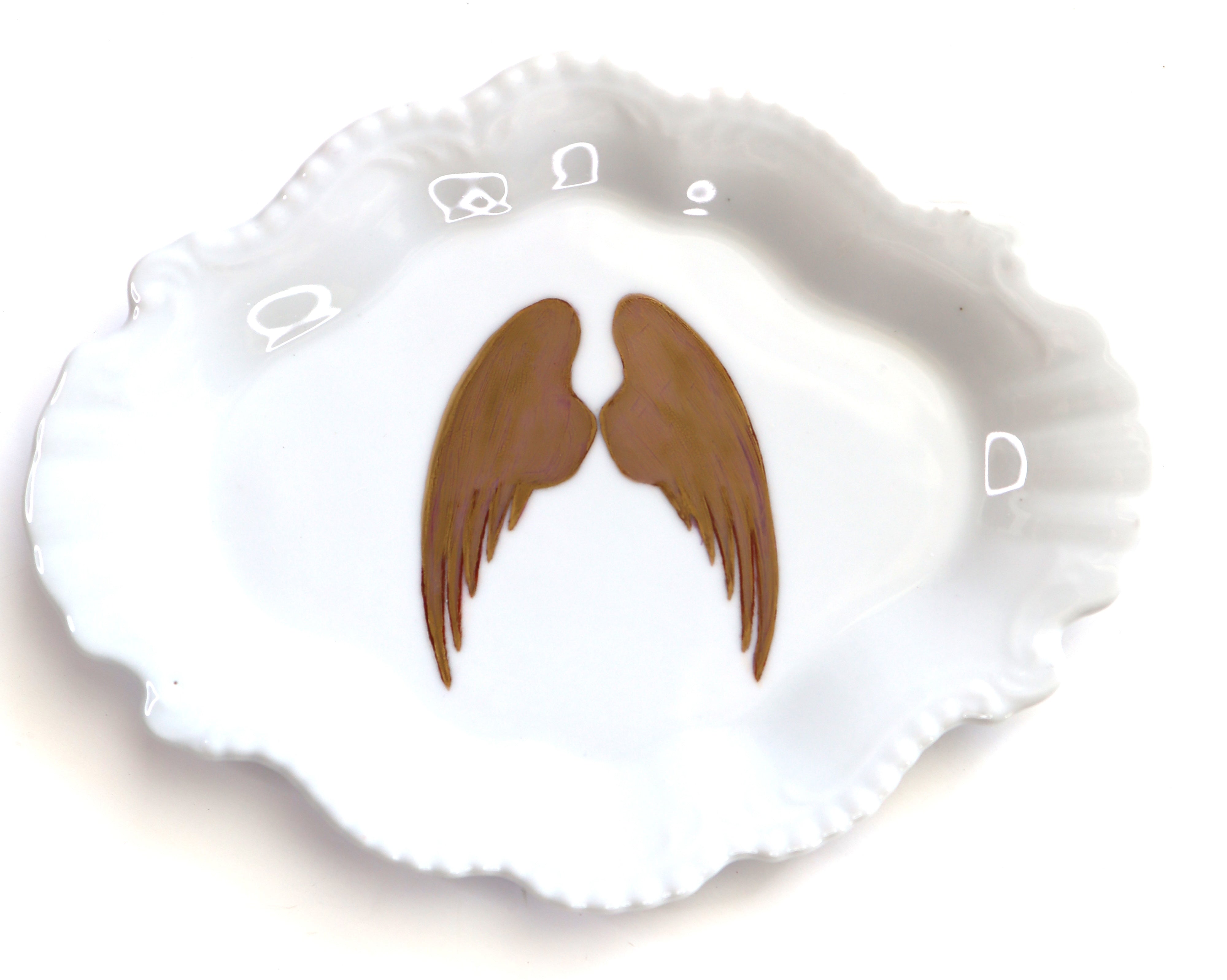 Gold Angel Wing Plate – Hand-Painted Porcelain Decorative Dish