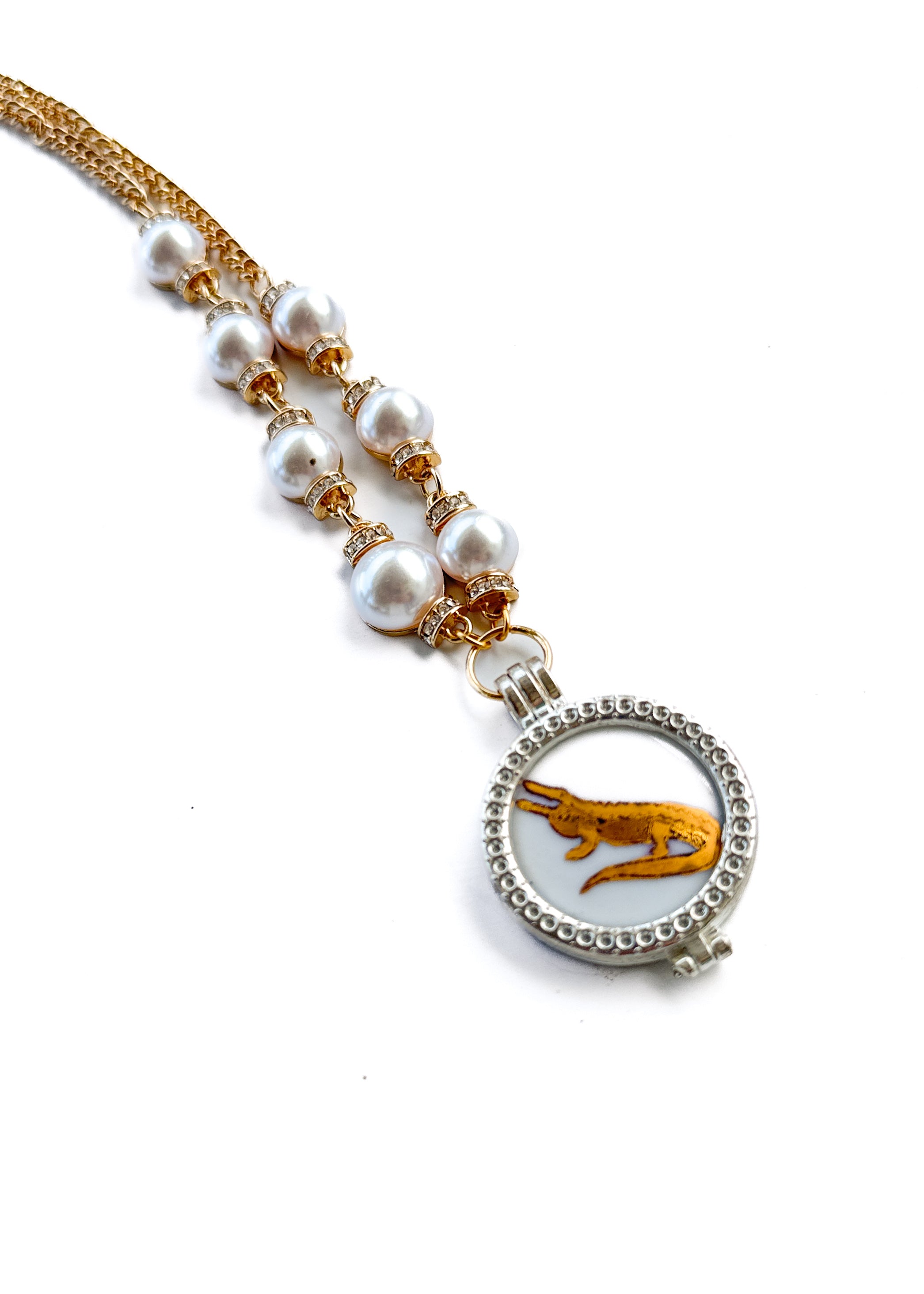 Bezel Gator Pearl Pendant Necklace – Game Day Football Jewelry