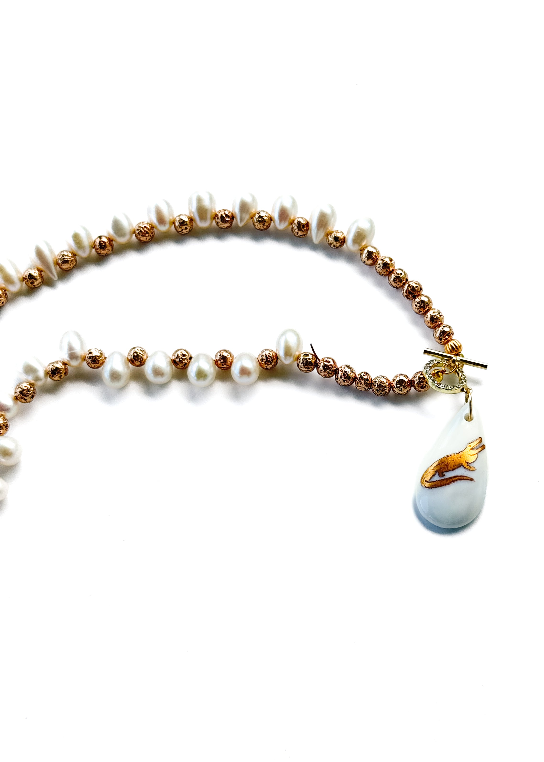 Gold Gator Pearl Pendant Necklace – Game Day Football Jewelry