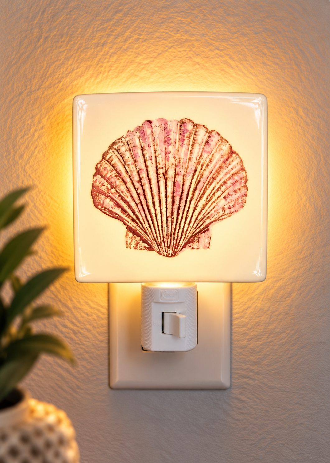 Hand-Painted Coastal Pink Shell Porcelain Nightlight