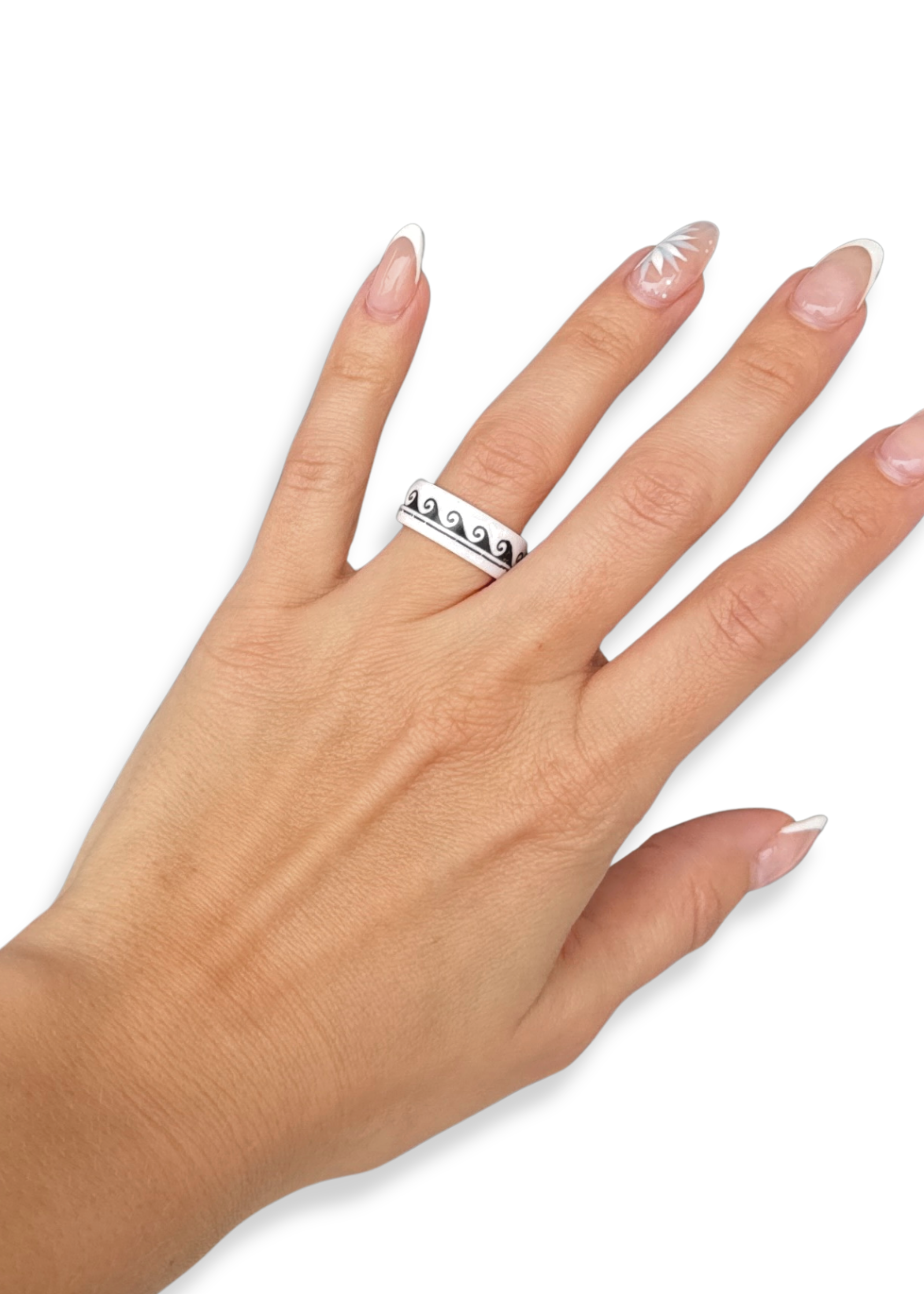 Bold Wave Porcelain Ring – Size 7