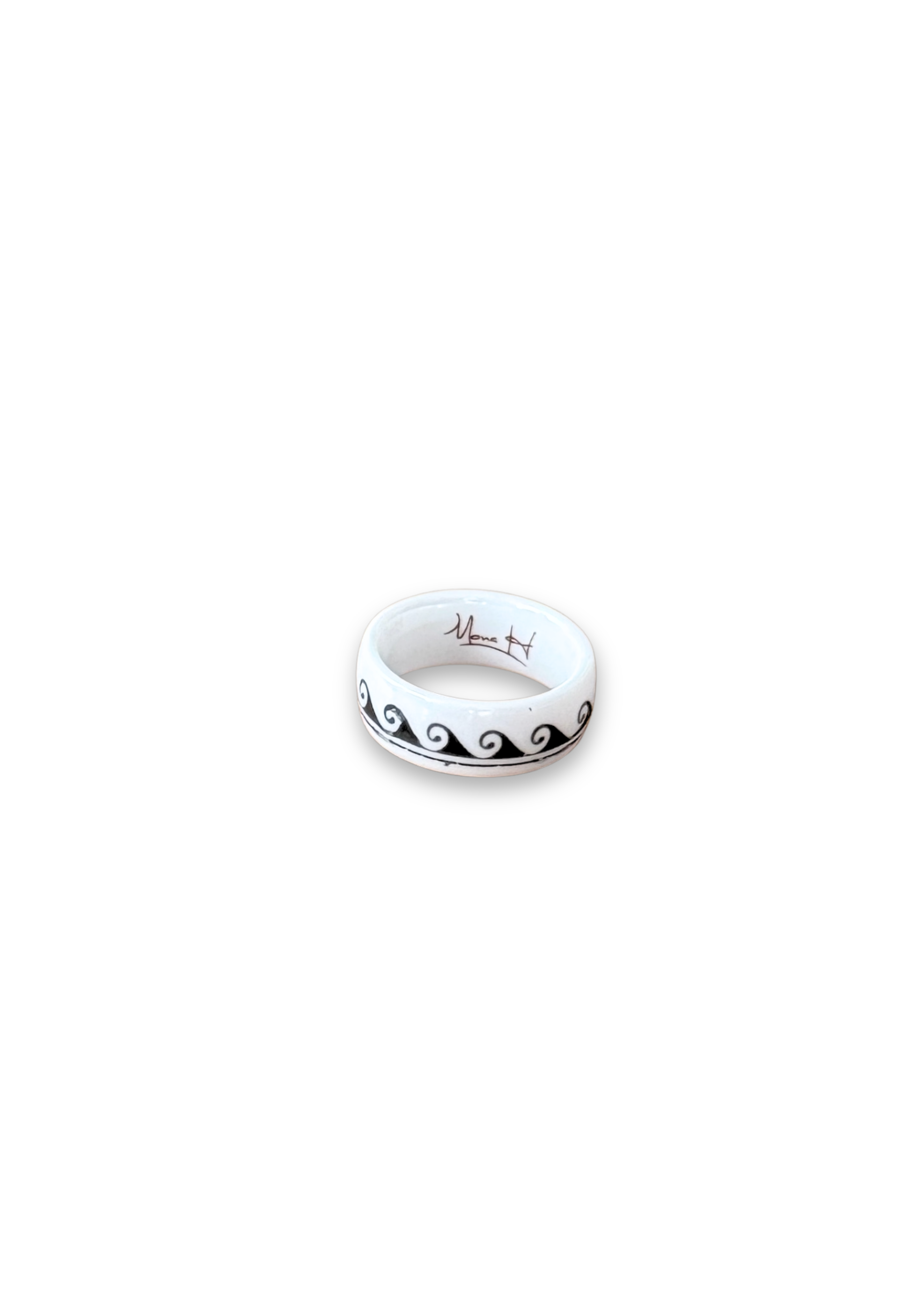 Bold Wave Porcelain Ring – Size 7