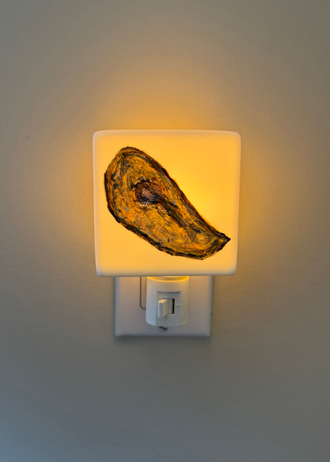 Golden Oyster Porcelain Night Light
