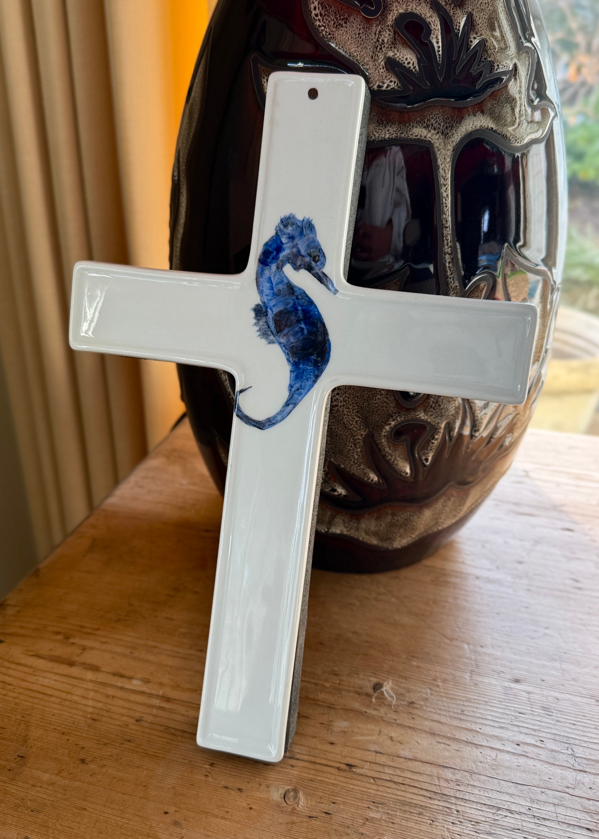 Coastal Blue Seahorse Cross Tabletop Anchor