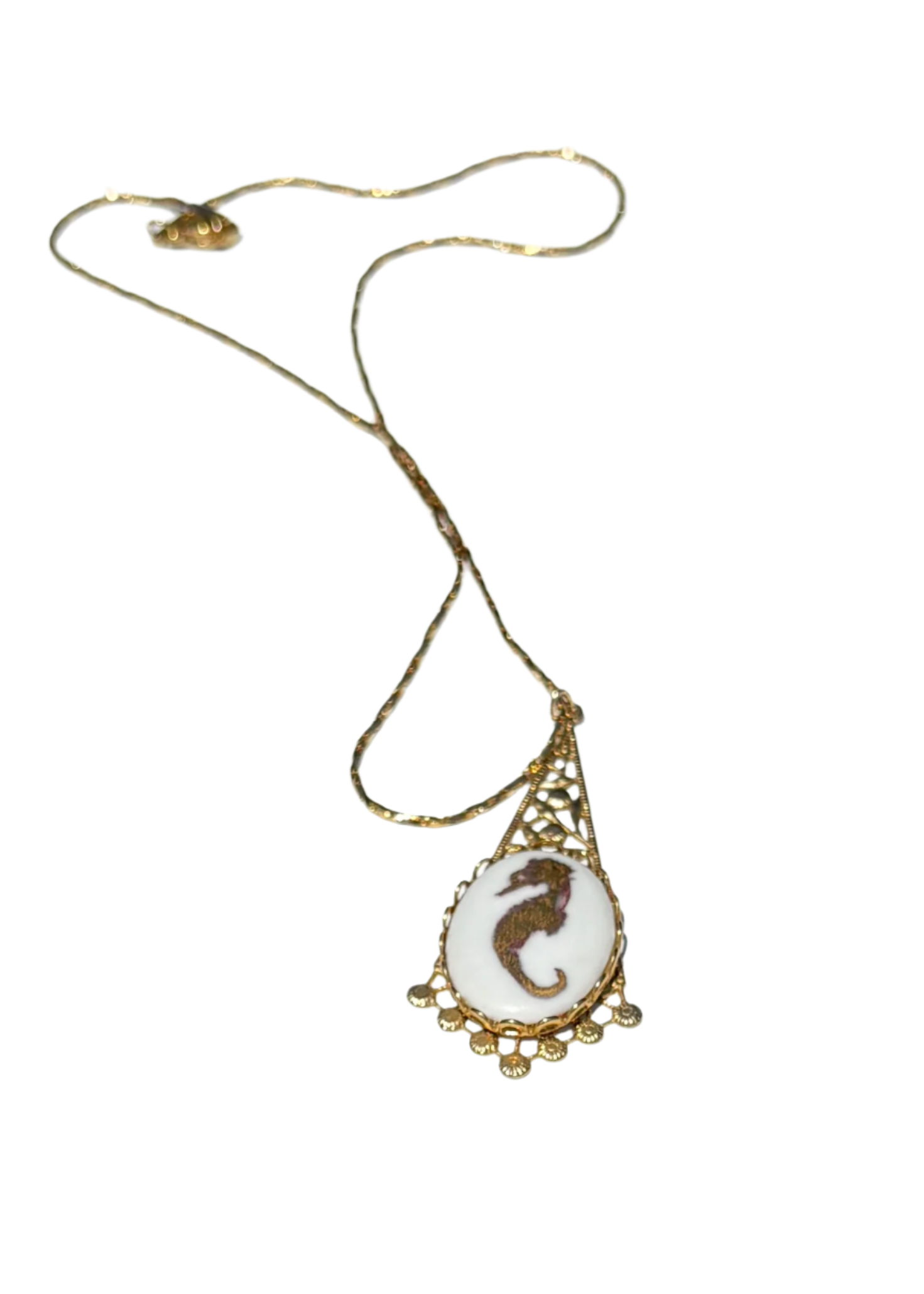 Vintage Gold Seahorse Porcelain Bezel Necklace – Timeless Coastal Elegance