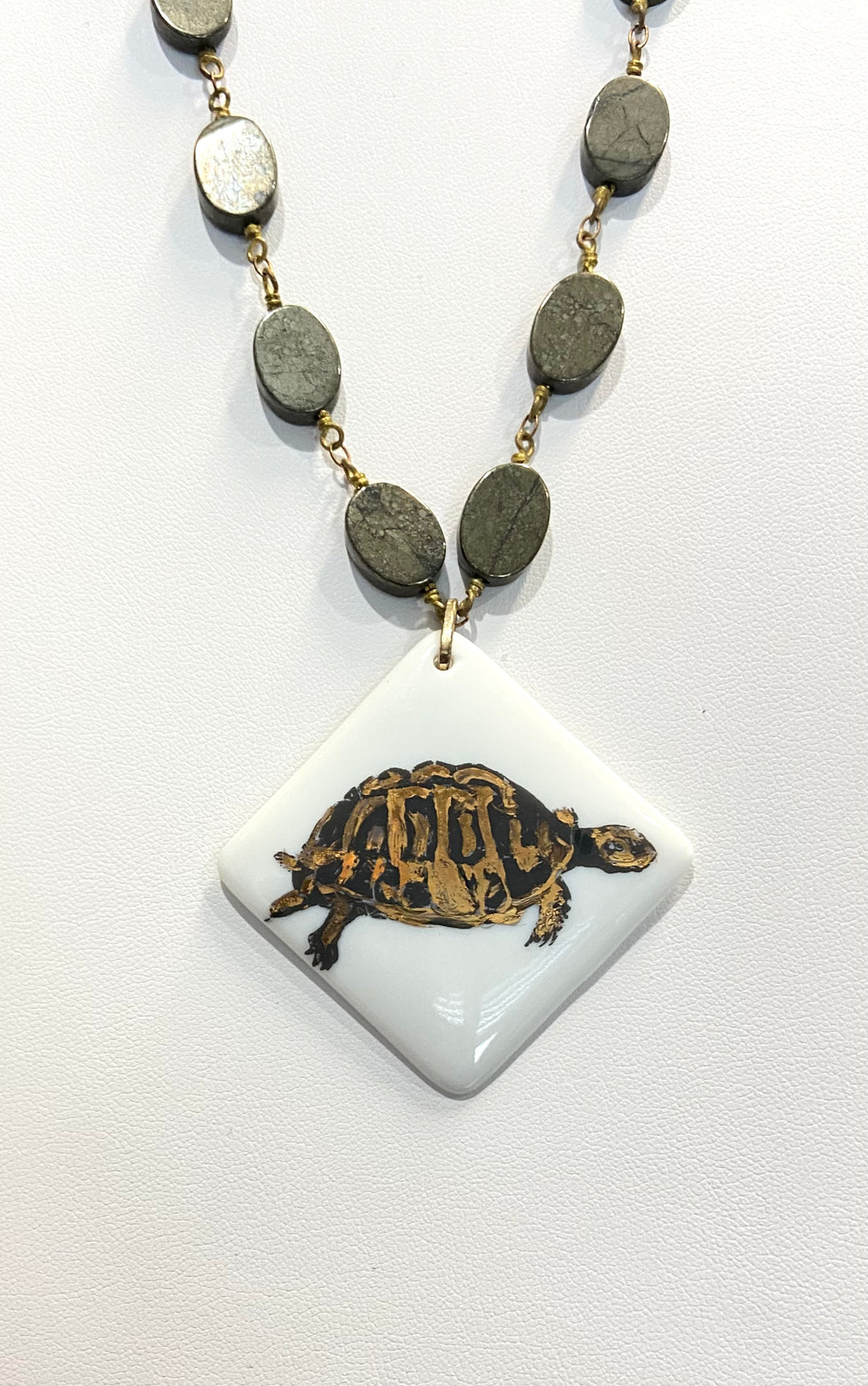 Gold Seaturtle Necklace