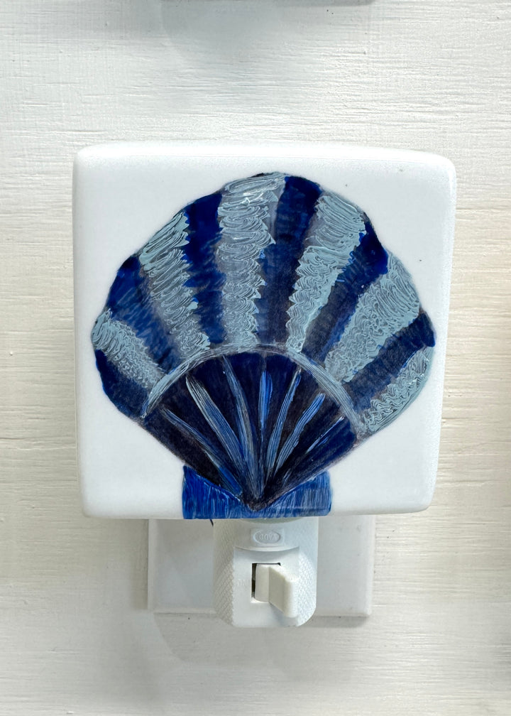 Shell Nightlight, blue shell, hand painted