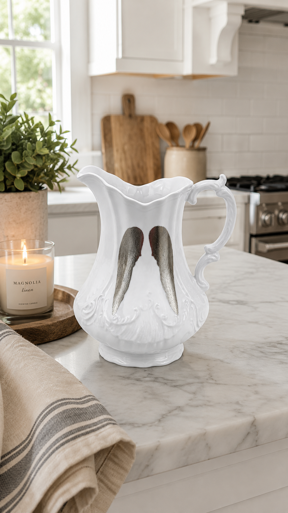 Hand-Painted Angel Wing Porcelain Pitcher – Elegant Decorative Pitcher