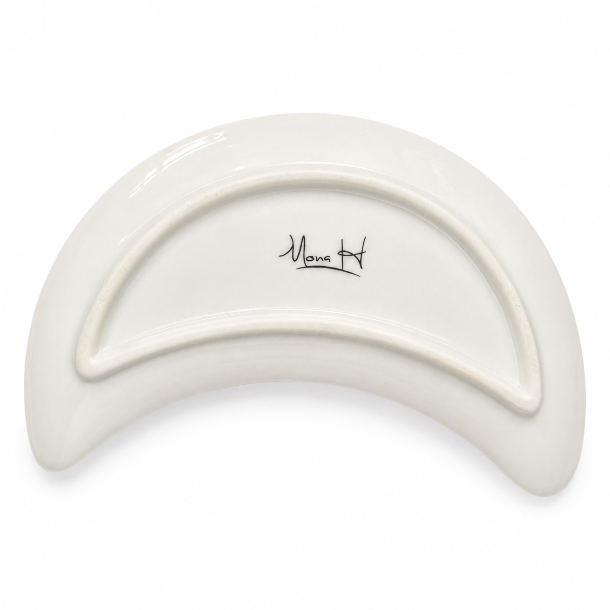 Hand-Painted Coastal Shell Porcelain Catchall Tray – Elegant Decorative Accent