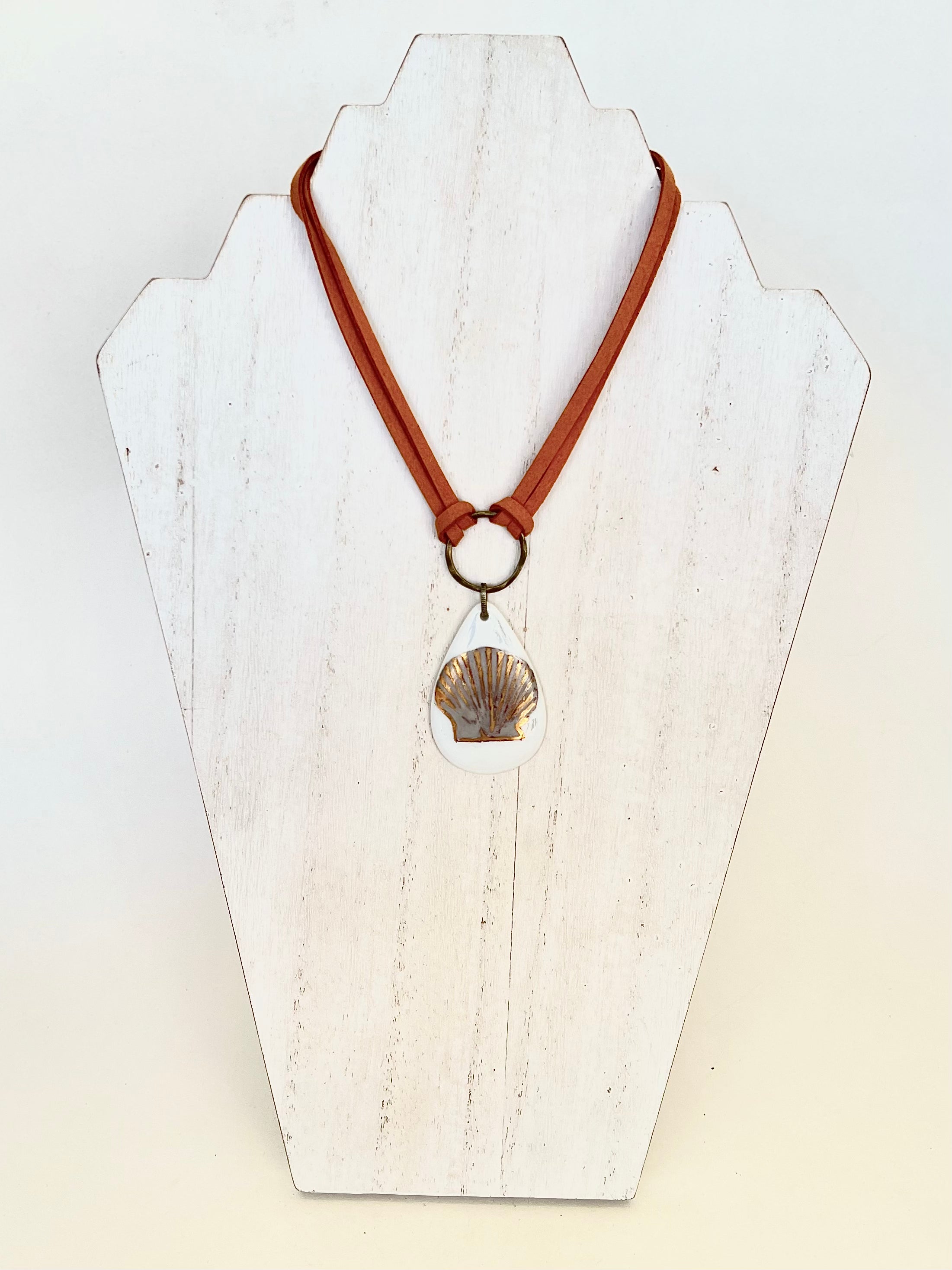 Seashell pendant, Shelly Choker Necklace